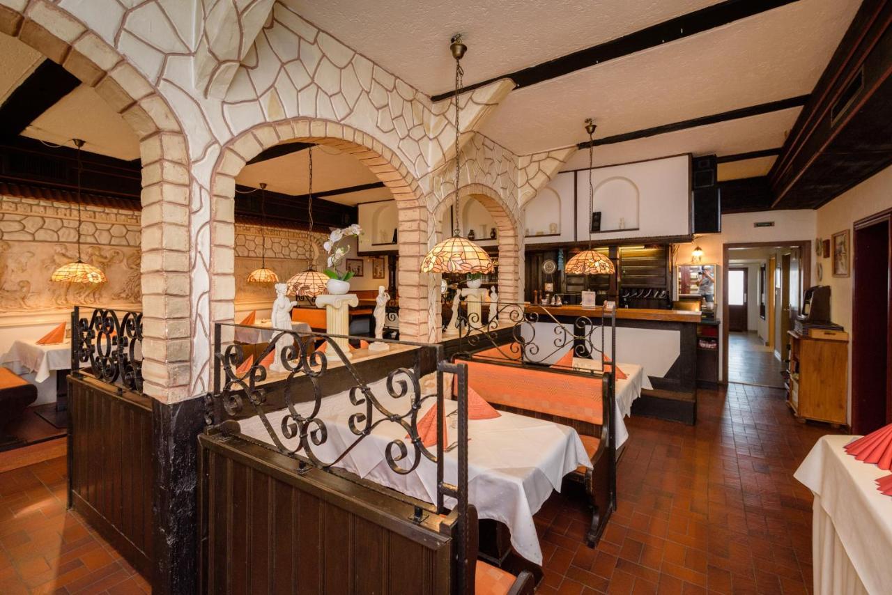 Hotel Deutsches Haus Aerzen Extérieur photo